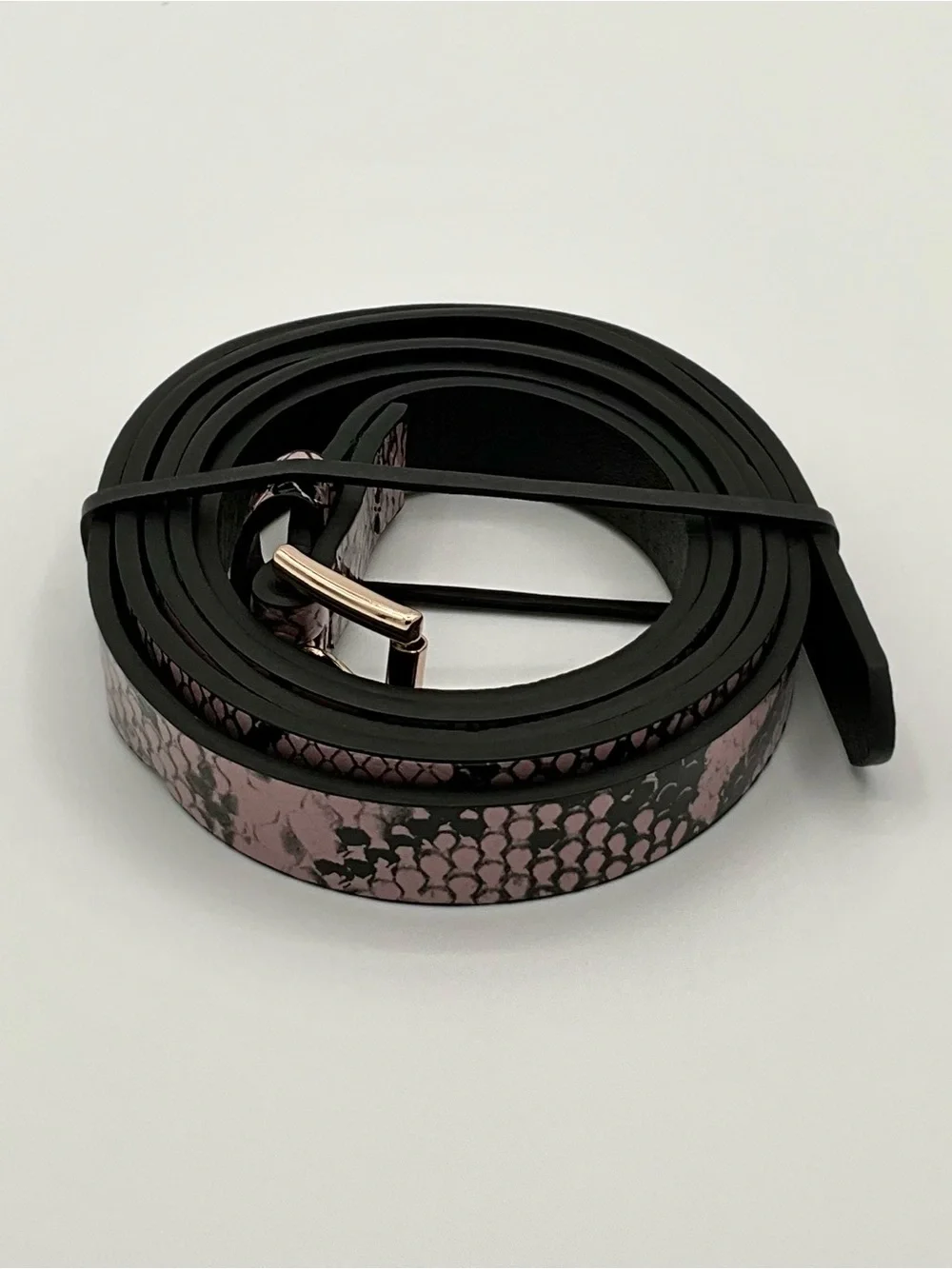 LIKE NEW Torrid Narrow Waist Belt Pink&Black Faux Reptile Gold Hardware Size0/00